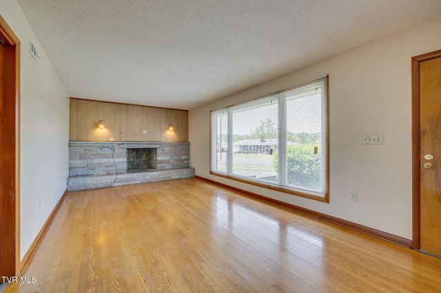 1029 Spring Valley Drive, Kingsport, TN 37660