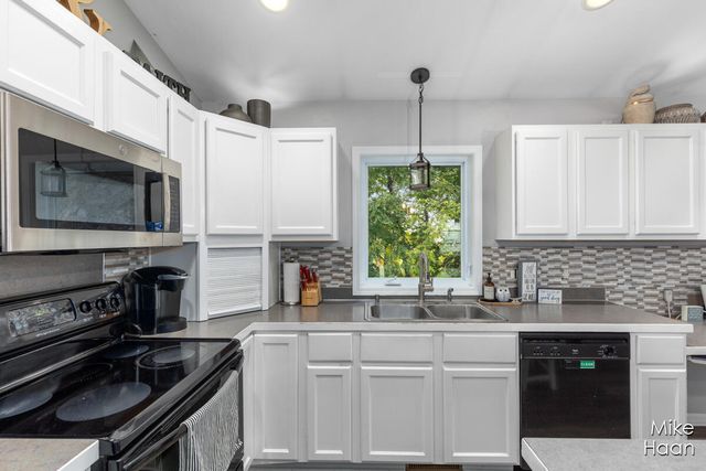 6487 36th Avenue, Hudsonville, MI 49426