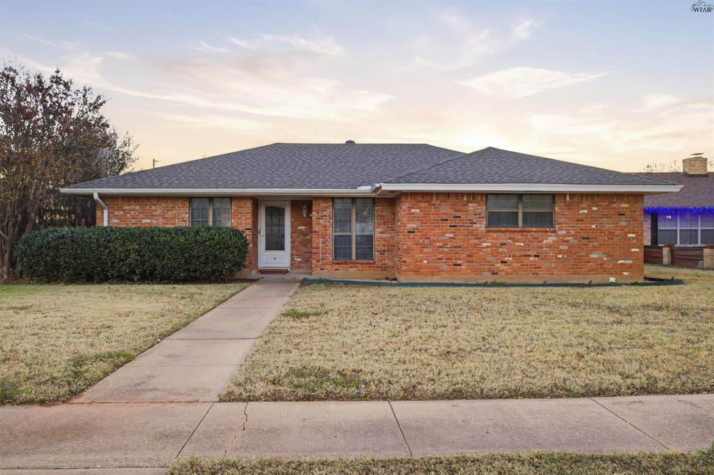 9 ARCHWAY COURT, Wichita Falls, TX 76310