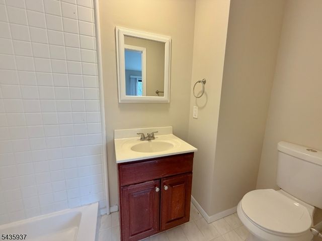 58 Kensington Ct 58, Washington Twp., NJ 07840