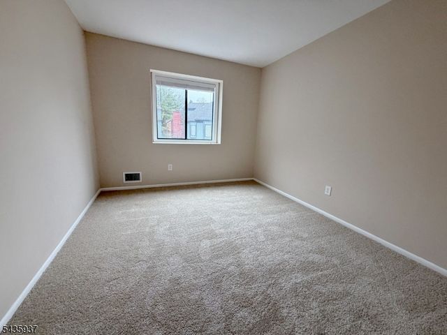 58 Kensington Ct 58, Washington Twp., NJ 07840