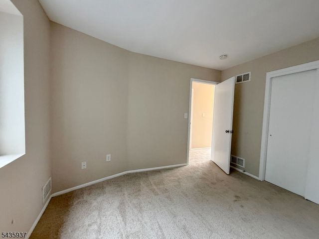 58 Kensington Ct 58, Washington Twp., NJ 07840