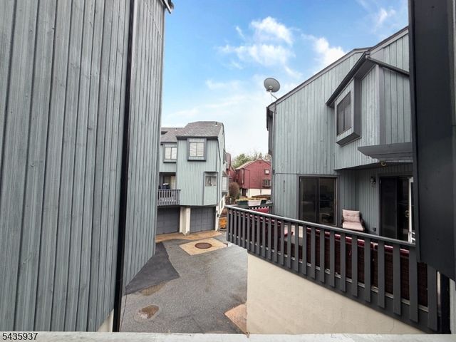 58 Kensington Ct 58, Washington Twp., NJ 07840