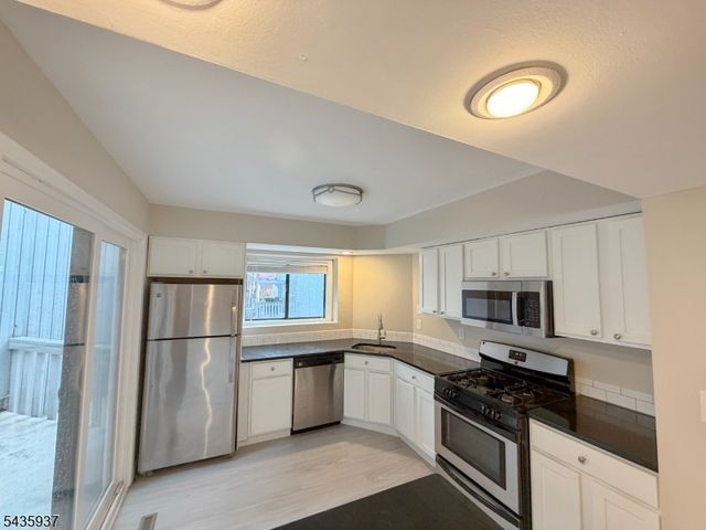58 Kensington Ct 58, Washington Twp., NJ 07840