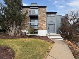 58 Kensington Ct 58, Washington Twp., NJ 07840