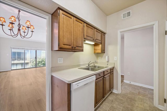 2475 Underwood Street 392, Houston, TX 77030
