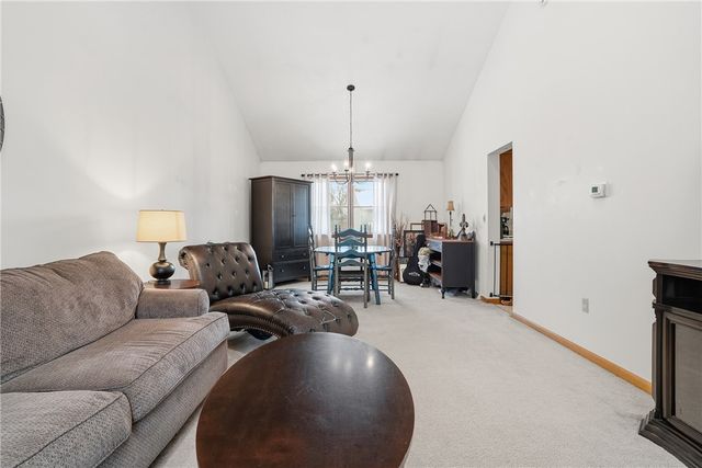 202 Holyoke Rd, Center Twp, PA 16001