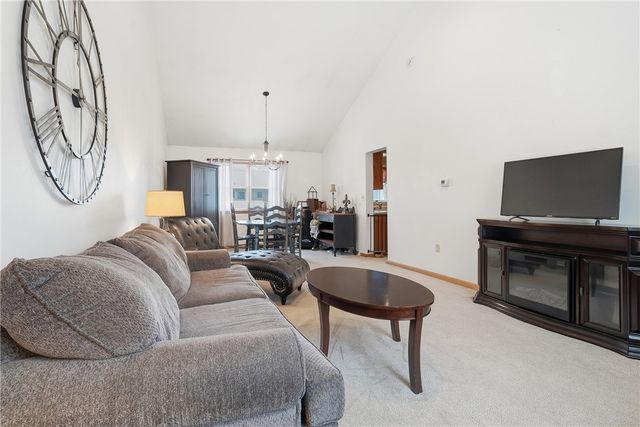 202 Holyoke Rd, Center Twp, PA 16001