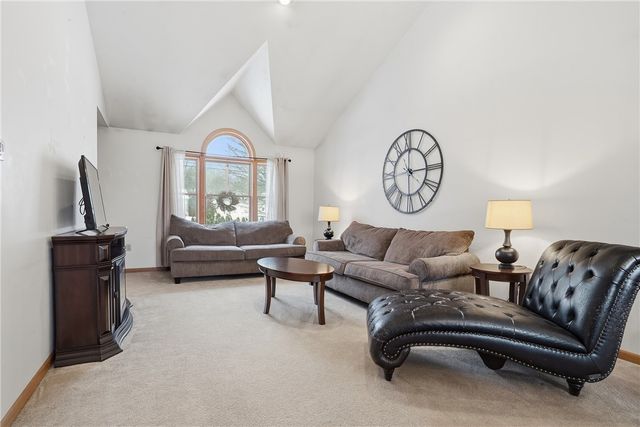 202 Holyoke Rd, Center Twp, PA 16001