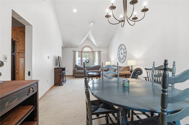 202 Holyoke Rd, Center Twp, PA 16001