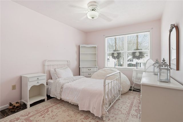 202 Holyoke Rd, Center Twp, PA 16001