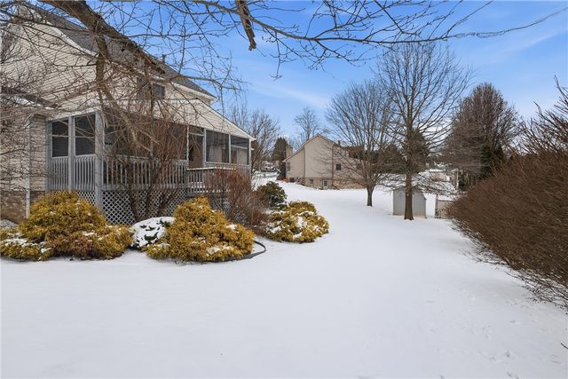 202 Holyoke Rd, Center Twp, PA 16001