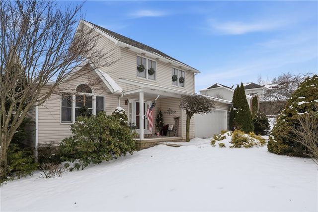 202 Holyoke Rd, Center Twp, PA 16001