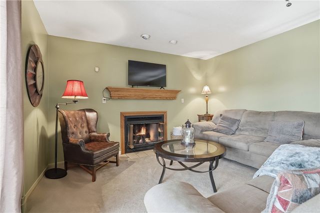 202 Holyoke Rd, Center Twp, PA 16001