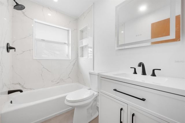 2806 OXFORD DRIVE W, Bradenton, FL 34205