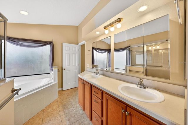 1010 VINDALE ROAD, Tavares, FL 32778