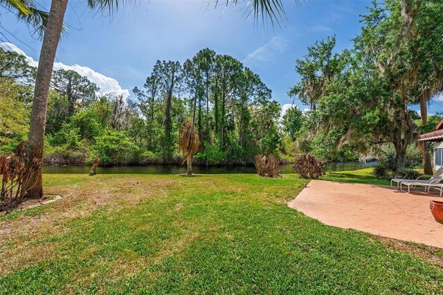 1010 VINDALE ROAD, Tavares, FL 32778