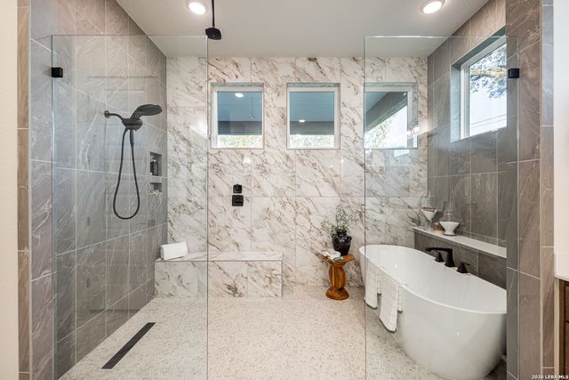 9305 Steel Spur, Marion, TX 78124