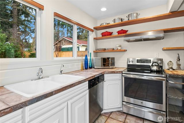 14051 1st Avenue NW, Seattle, WA 98177