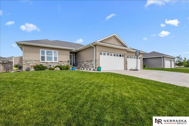 9920 S 73rd Street, Lincoln, NE 68516