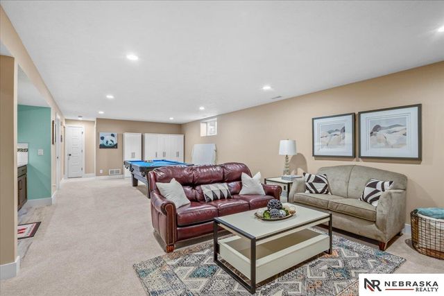 9920 S 73rd Street, Lincoln, NE 68516