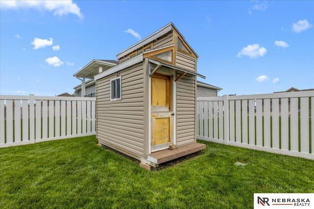 9920 S 73rd Street, Lincoln, NE 68516