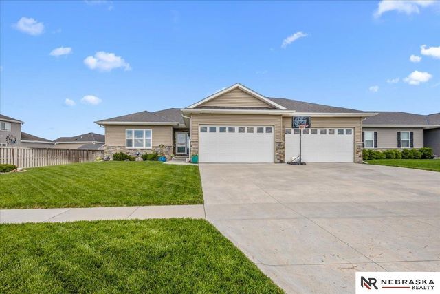 9920 S 73rd Street, Lincoln, NE 68516