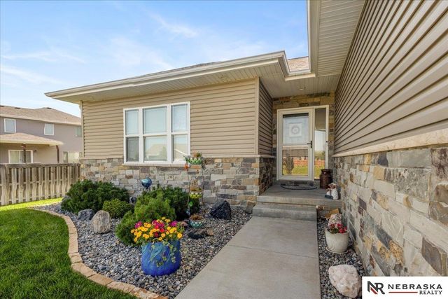 9920 S 73rd Street, Lincoln, NE 68516
