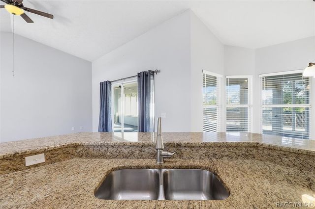 1131 S Softwind Loop, Lecanto, FL 34461