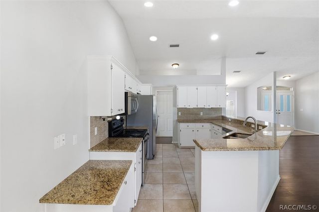 1131 S Softwind Loop, Lecanto, FL 34461