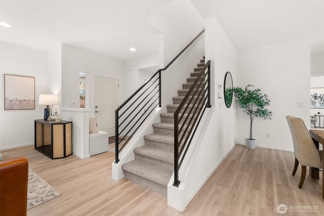 3301 219th Avenue E, Lake Tapps, WA 98391