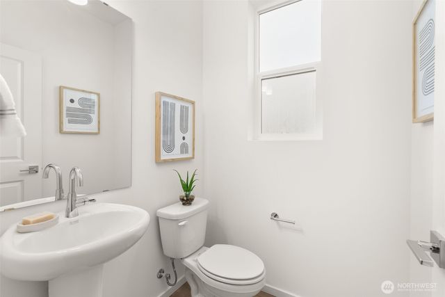 3301 219th Avenue E, Lake Tapps, WA 98391