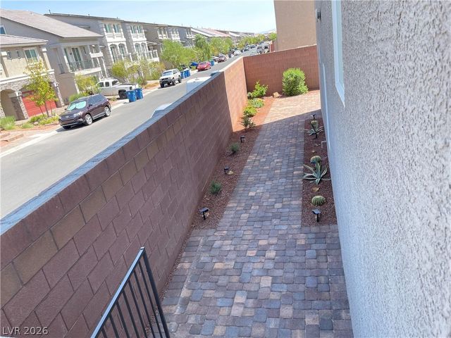 7008 Steele Canyon Street, Las Vegas, NV 89118