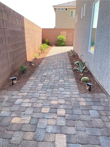 7008 Steele Canyon Street, Las Vegas, NV 89118