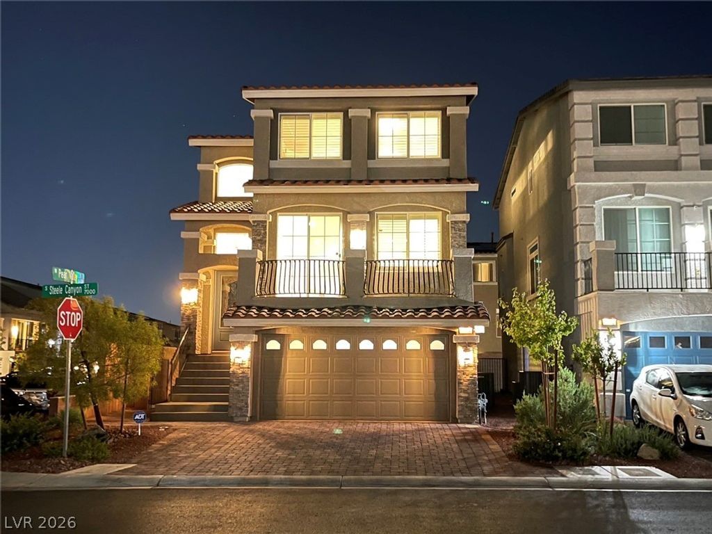 7008 Steele Canyon Street, Las Vegas, NV 89118
