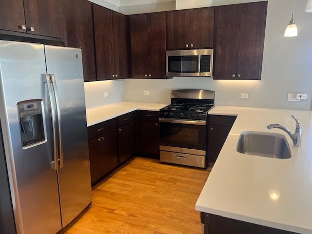 4812 W Montrose Avenue 201, Chicago, IL 60641