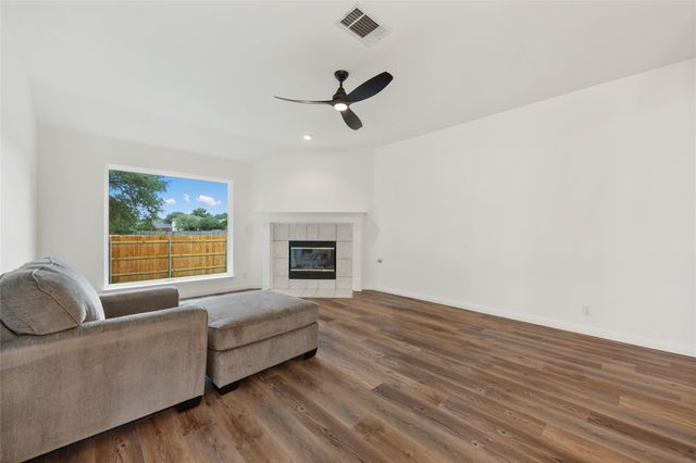 608 Haleys CV, Leander, TX 78641