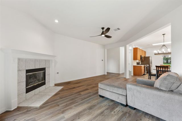 608 Haleys CV, Leander, TX 78641