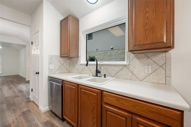 608 Haleys CV, Leander, TX 78641