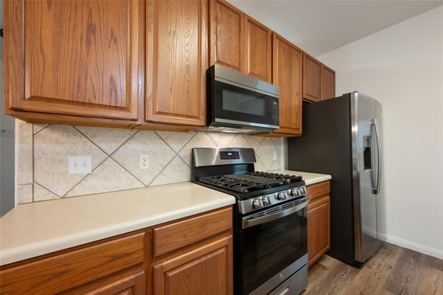 608 Haleys CV, Leander, TX 78641