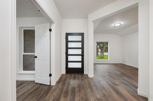 608 Haleys CV, Leander, TX 78641