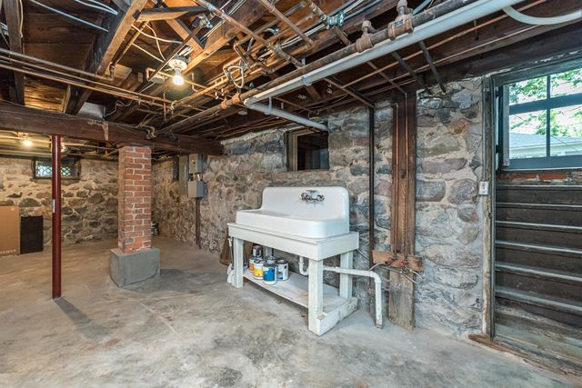 916 Olivia Avenue, Ann Arbor, MI 48104