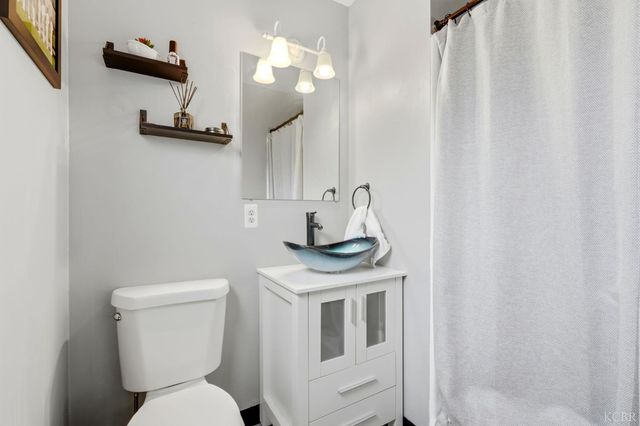 129 W Terrace Drive, Hanford, CA 93230