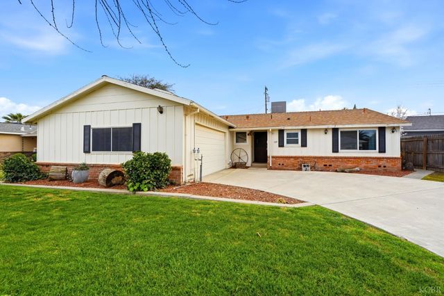 129 W Terrace Drive, Hanford, CA 93230