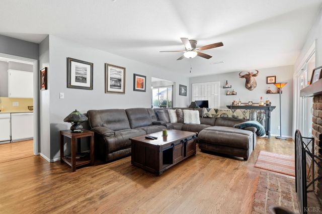 129 W Terrace Drive, Hanford, CA 93230