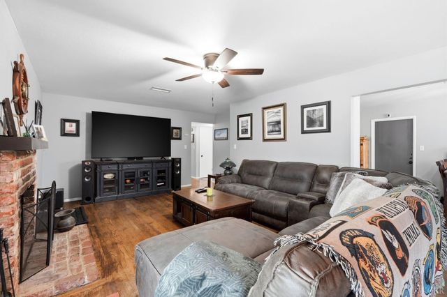 129 W Terrace Drive, Hanford, CA 93230