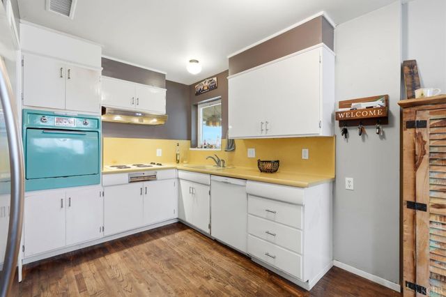 129 W Terrace Drive, Hanford, CA 93230