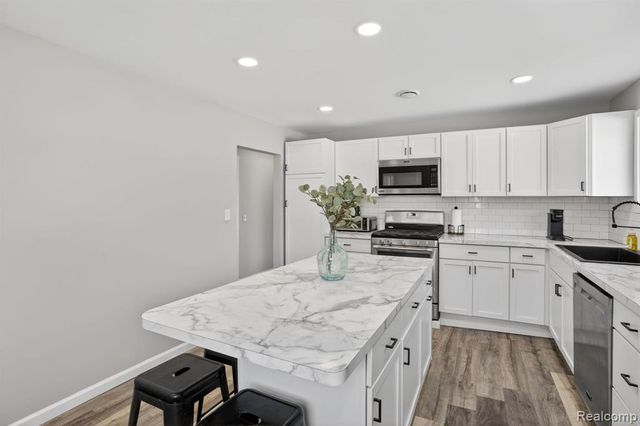 14244 N Clio Road, Clio, MI 48420