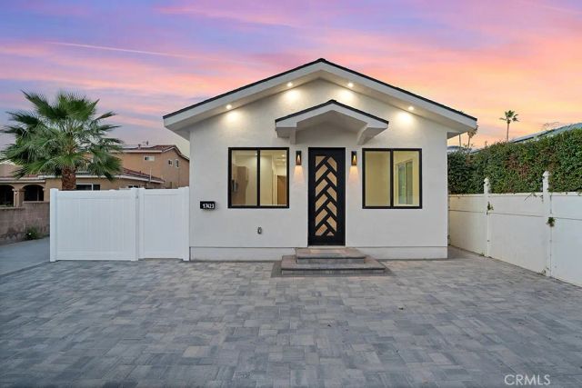 17425 Los Alimos 17423, Granada Hills, CA 91344