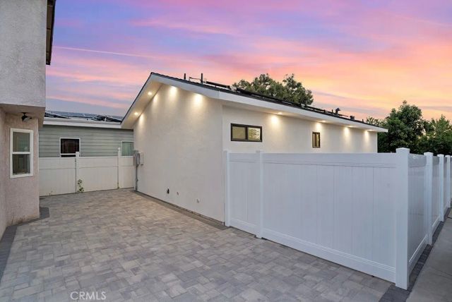 17425 Los Alimos 17423, Granada Hills, CA 91344